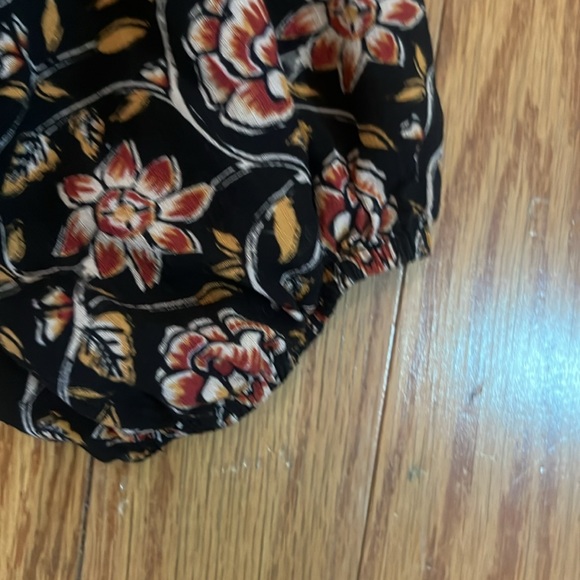 ⚠️ Fall Knox Rose floral top - Picture 4 of 8